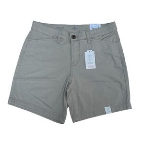 St. John's Bay Womens 7" Mid Rise Chino Short in Biscotti Size 4 New with tags